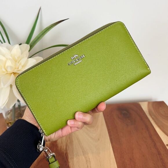NWT Coach‎ Long Zip Around Wallet - Picture 2 of 6